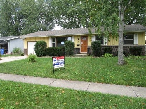 481 Martin Dr, South Elgin, IL 60177