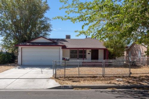 220 E Avenue P2, Palmdale, CA 93550