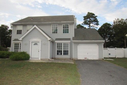 376 Cos Cob Dr, Absecon, NJ 08205