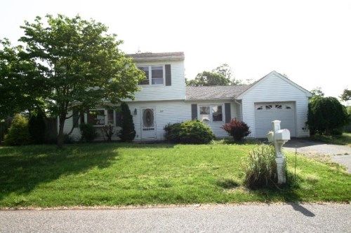 747 Cherry Ln, Brick, NJ 08723