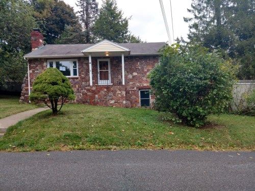 24 Banks St, Hamburg, NJ 07419