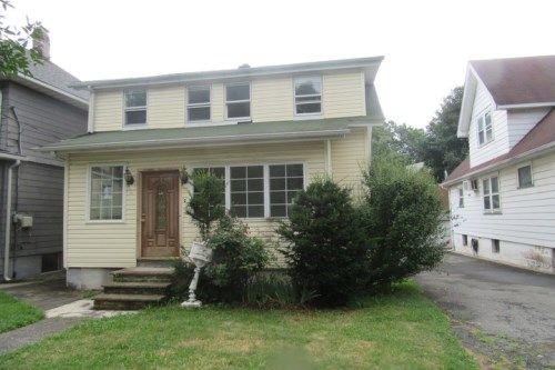 39 Ward St, Clifton, NJ 07011