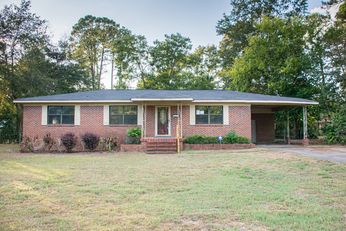 302 Pinecrest Dr, Dothan, AL 36301