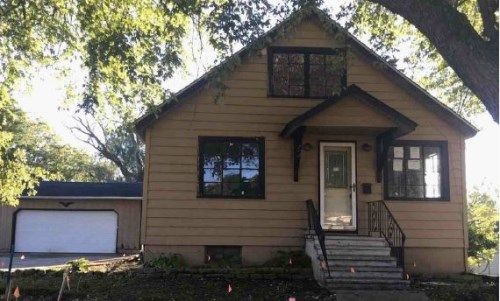 712 Spring Street, Three Rivers, MI 49093