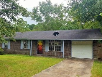 4216 Idywood Ave, Escatawpa, MS 39552