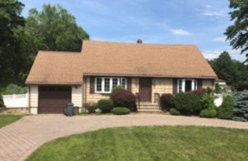 49 Hanover Rd, East Hanover, NJ 07936