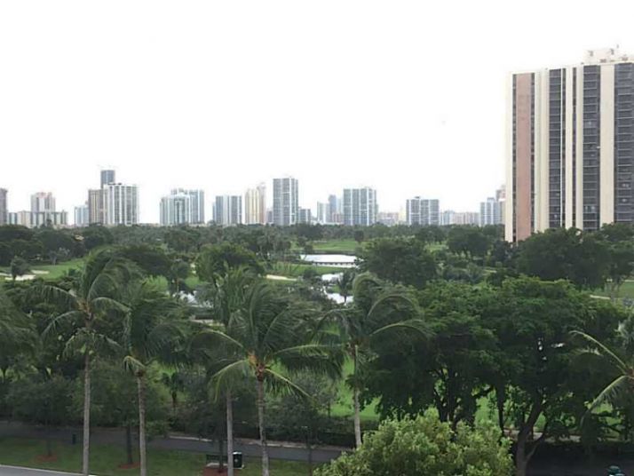 3101 N COUNTRY CLUB DR # 709, Miami, FL 33180