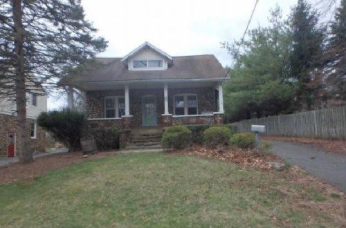 42 Faner Rd, Midland Park, NJ 07432