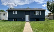 115 5th Ave E Ray, ND 58849