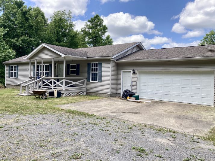 112 Van Mar Ln, Fairmont, WV 26554