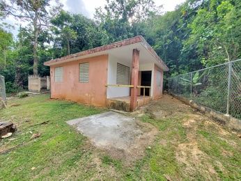 3568 Rd Arenalejos, Arecibo, PR 00612