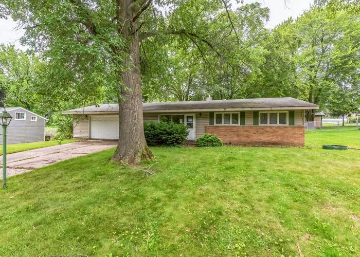 955 TOMAHAWK LN, Niles, MI 49120