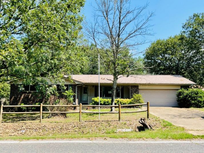687 Marion Anderson Rd, Hot Springs National Park, AR 71913