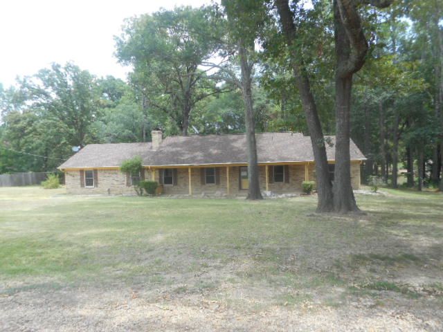 8762 Pheasant Dr, Chandler, TX 75758