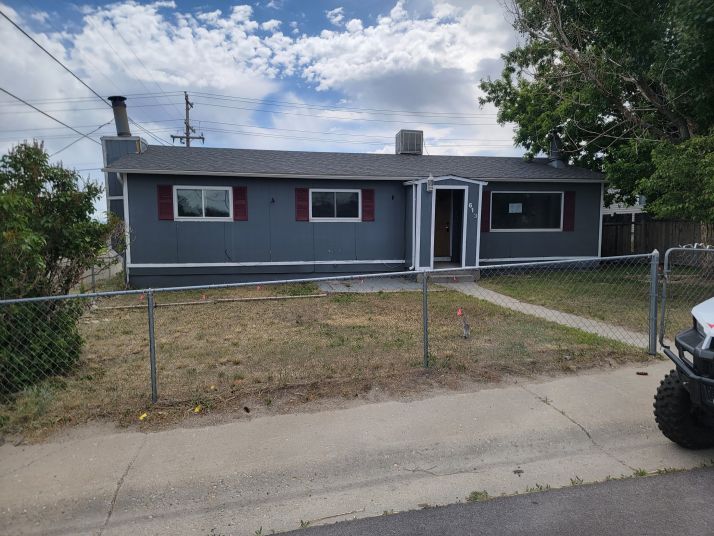 613 Sage Hills St, Rawlins, WY 82301