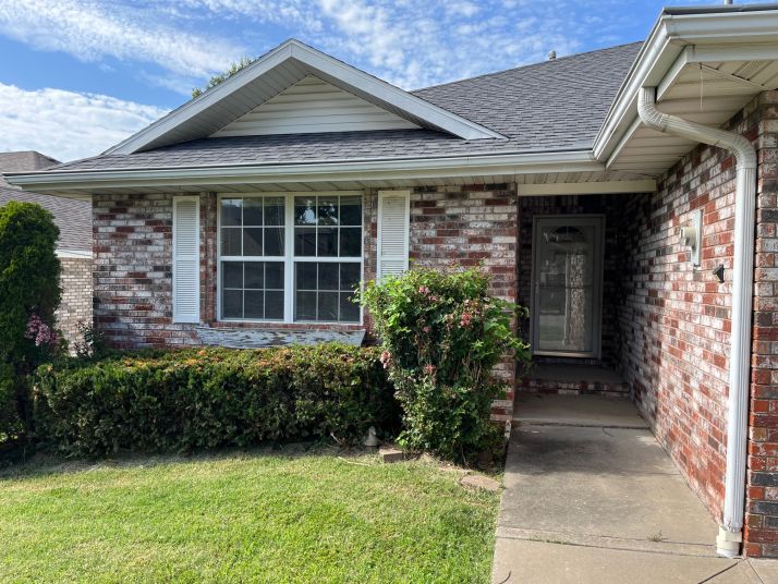 1595 E Redrex St, Springfield, MO 65804