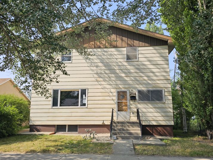 214 E Barry St, Glendive, MT 59330