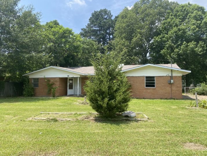 2009 Lowery St, Lufkin, TX 75901