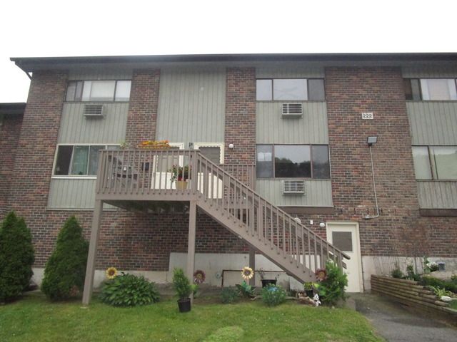 222 D Oakville Ave, Waterbury, CT 06708