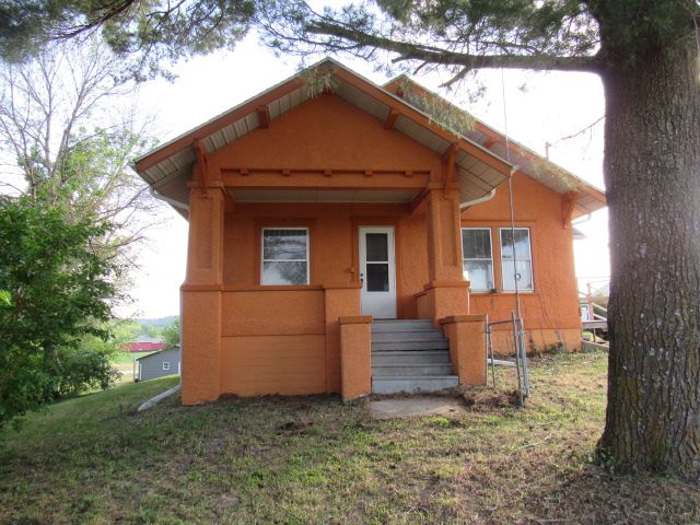 31921 Elk Ave., Elkader, IA 52043