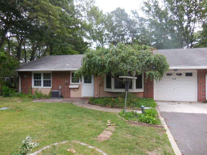 625 Huntington Dr, Lakewood, NJ 08701