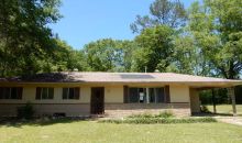 921 Linden Dr Kosciusko, MS 39090