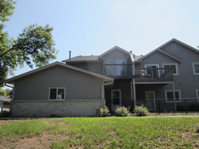3175 Manitou Dr, Saint Paul, MN 55110