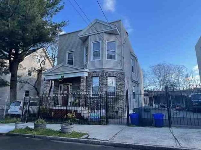 11-13 FERDINAND ST, Newark, NJ 07103