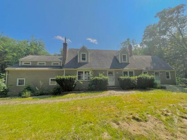 7 Saddle Dr, East Granby, CT 06026