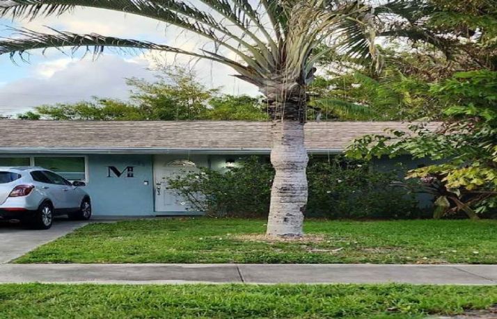 111 SE 11TH AVE, Boynton Beach, FL 33435