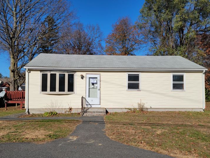 10 Rollins St, Springfield, MA 01109