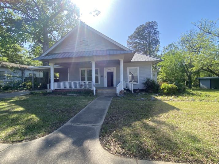 413 Pine St, Fordyce, AR 71742