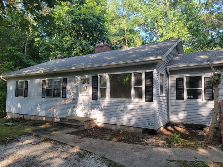 33 Christy Hill Rd, Gales Ferry, CT 06335