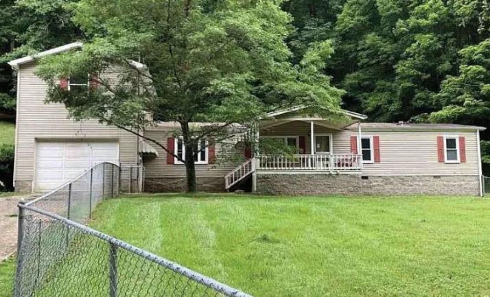 4050 SPRING FORK DR, Charleston, WV 25306