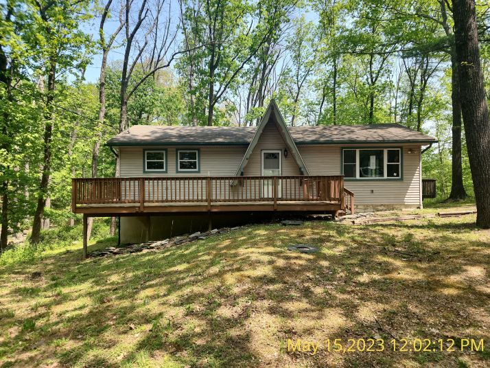 112 Deer Trl, Dingmans Ferry, PA 18328