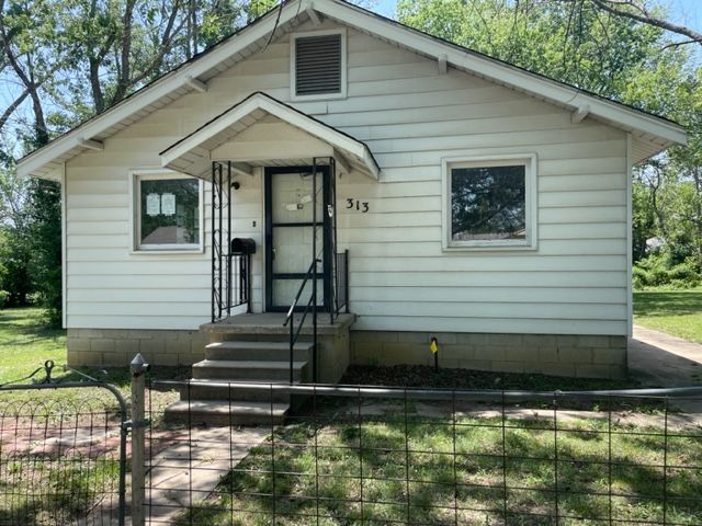 313 S Burns St, Independence, KS 67301