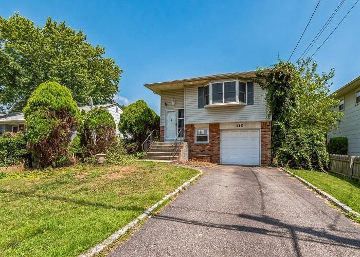 110 MYRTLE AVE, West Islip, NY 11795