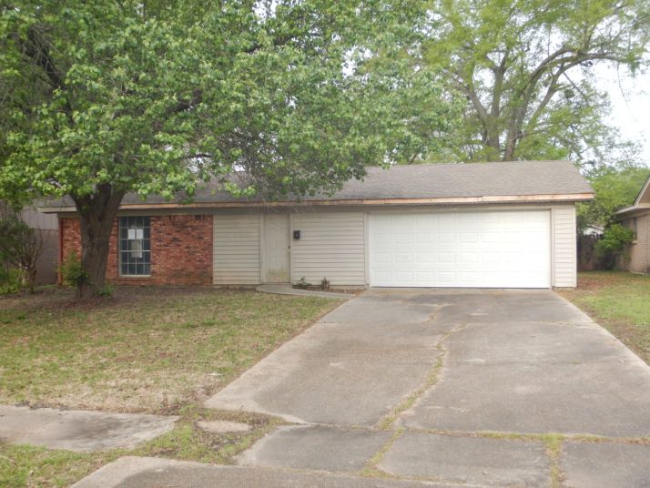 8818 Wyngate Blvd, Shreveport, LA 71108