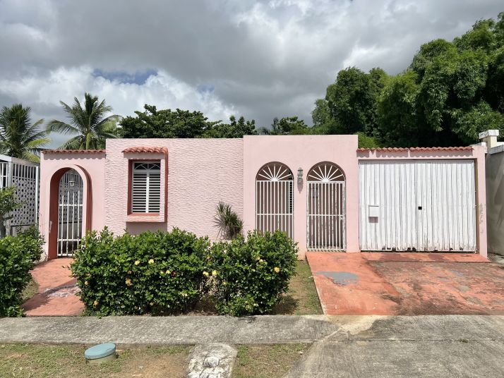 P-14 35 Street, Bayamon, PR 00957