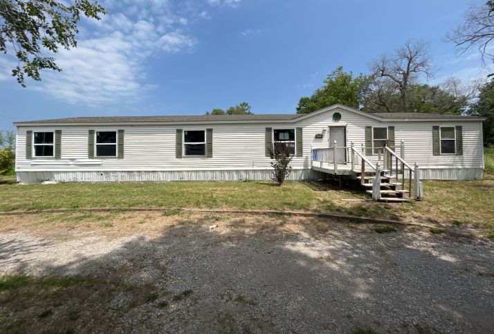 201 Vinita Rd, Nowata, OK 74048