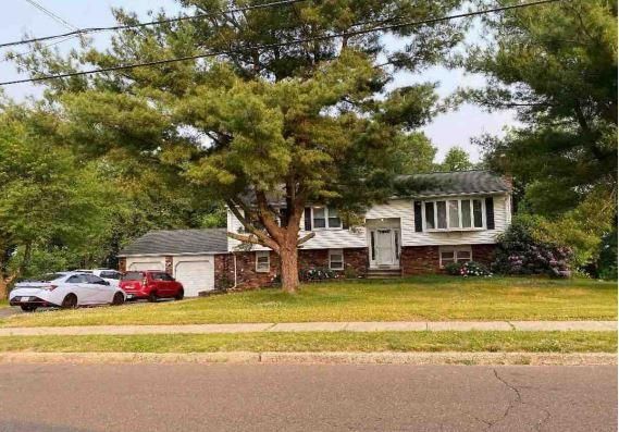 67 SENTINEL HILL RD, North Haven, CT 06473