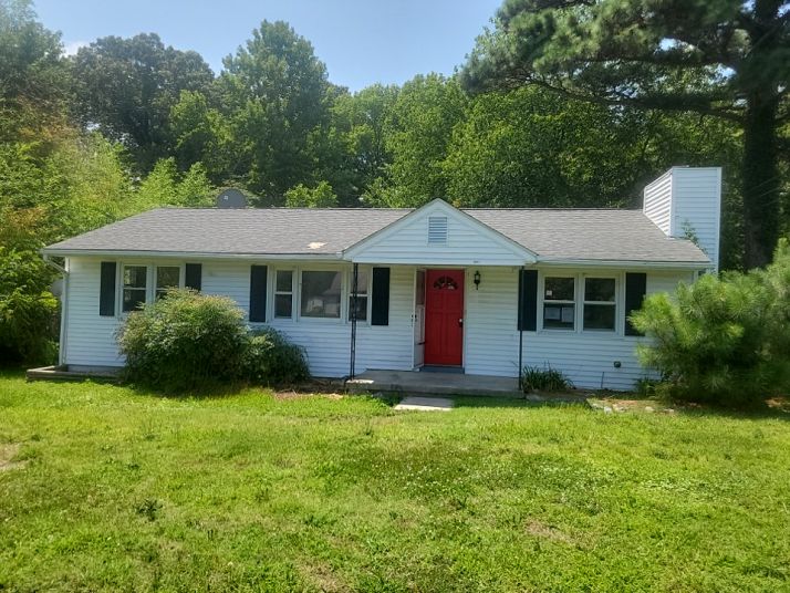 5063 Coles Point Ro, Hague, VA 22469