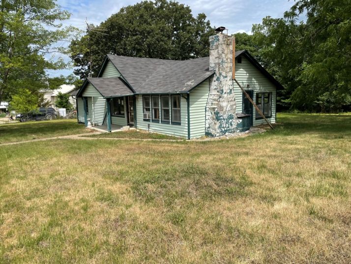 147 Jackson Dr., Climax Springs, MO 65324