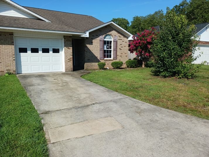 2205 Dartmouth Dr, Sumter, SC 29153