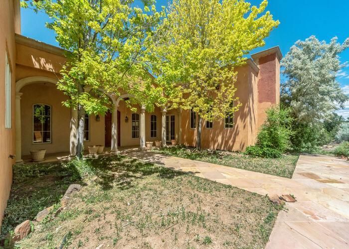 1038 SIERRA DEL NORTE, Santa Fe, NM 87501