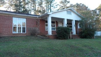 716 Windwood Dr, Anniston, AL 36206