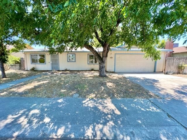 658 W Alameda St, Manteca, CA 95336