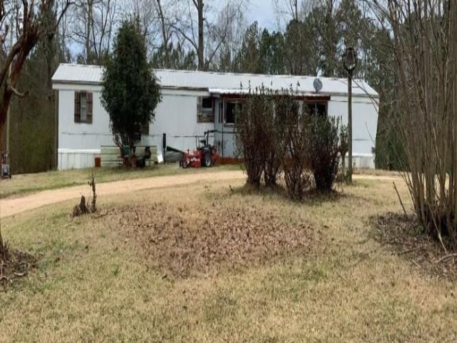 11 DEES HOME RD, Laurel, MS 39443