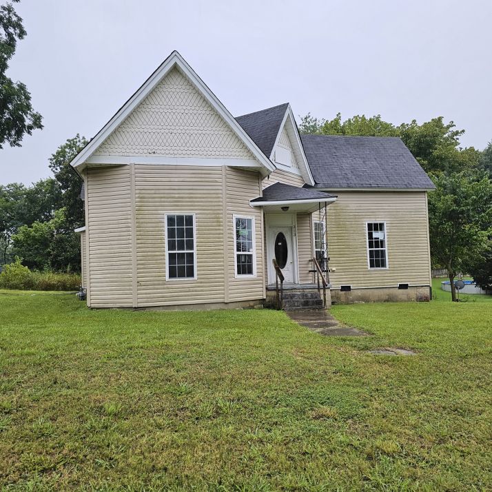 313 E Main St, Bradford, TN 38316