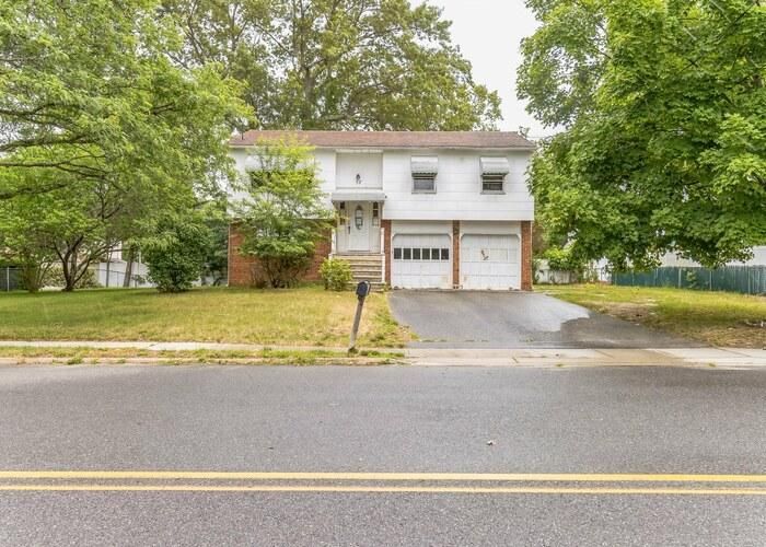 57 Sylvan Lake Blvd, Bayville, NJ 08721